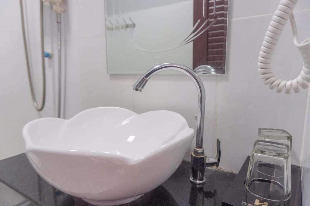 Khemra I Guesthouse 캄폿 외부 사진